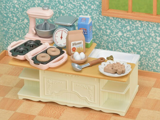 Sylvanian Families Microwave Cabinet Kitchen Accessory Set 5443 Role Play Toy 3+ 