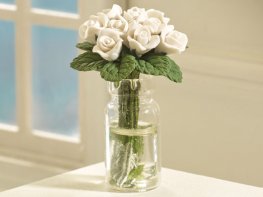 [DB] Vase of White Roses